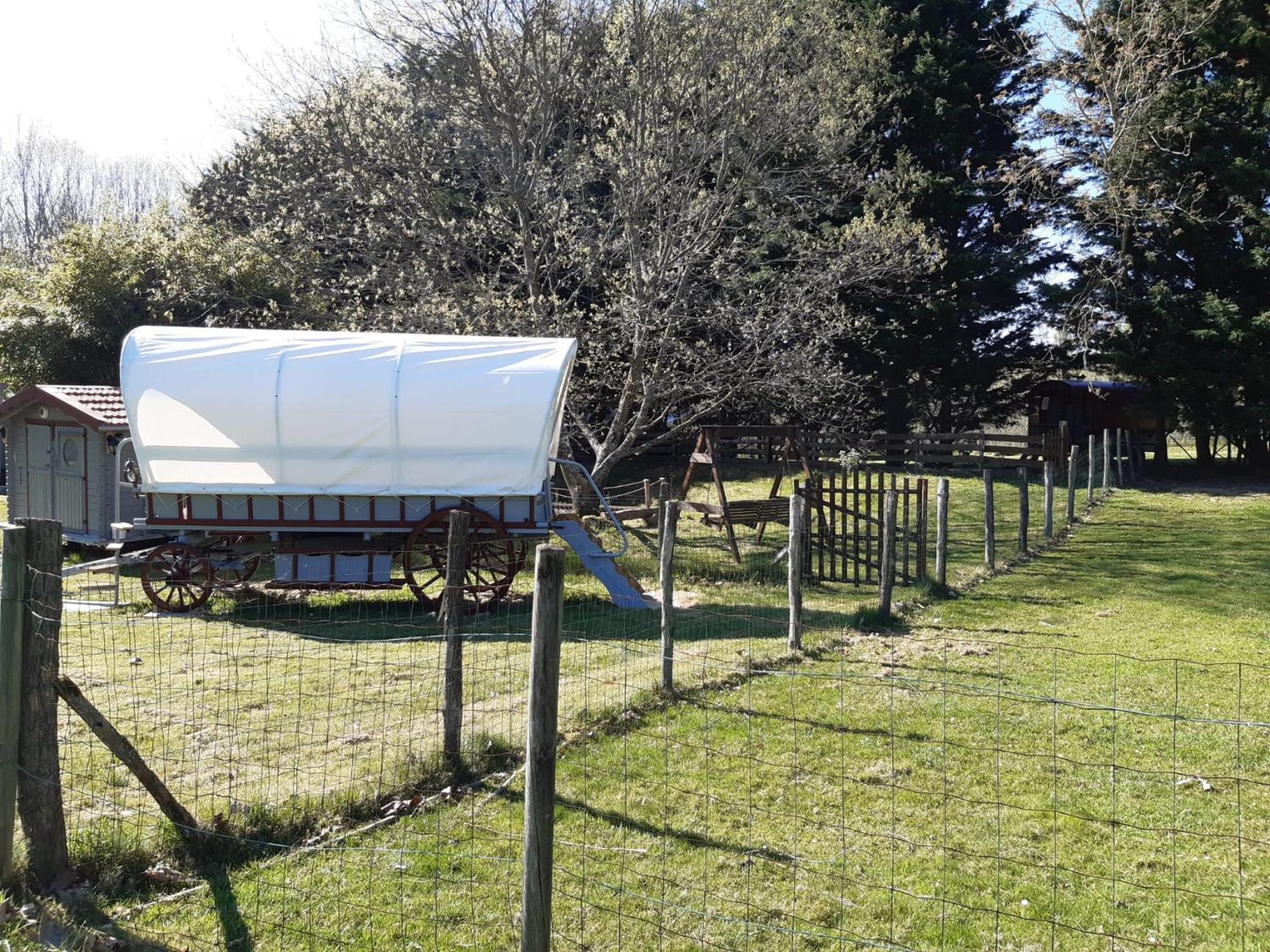 Tente Trappeur Ada, Au Jardin De La Vouivre Saint-Vincent-en-Bresse Exterior photo